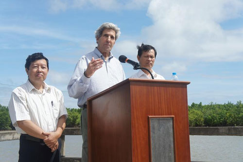 John Kerry và đối thủ mới tại Việt Nam 1