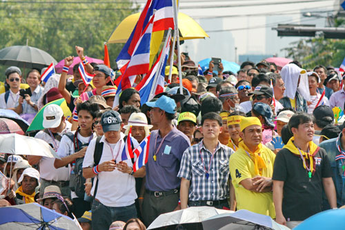 Biểu tình lớn gây hổn loạn Bangkok 5
