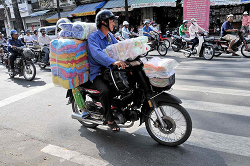 Cấm xe máy ở các đô thị lớn sẽ giảm tai nạn giao thông? 1