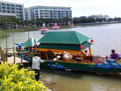 Con thuyền văn hóa Kinh Bắc ở khu đô thị Phú Mỹ Hưng