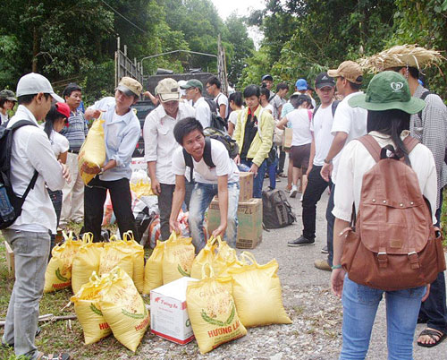 Các SV trong một chương trình làm từ thiện