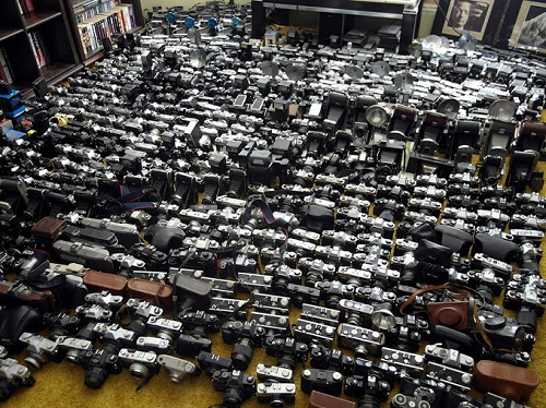 Rao bán bộ sưu tập máy ảnh cả đời với giá 50.000 USD