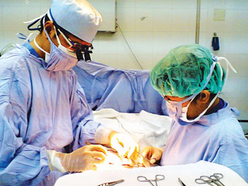 Phẫu thuật chỉnh hình cho trẻ bị dị dạng bộ phận sinh dục