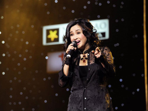 Thanh Lam khiến khán giả thất vọng khi thể hiện lại 2 ca khúc Buồn tàn thu và Thu quyến rũ với bản phối mới trong Nghìn trùng xa cách