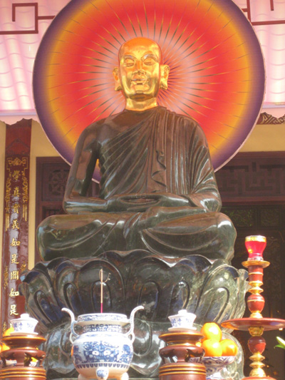 Ngọc tượng Phật hoàng Trần Nhân Tông xem là một trong những bức tượng ngọc lớn nhất Việt Nam