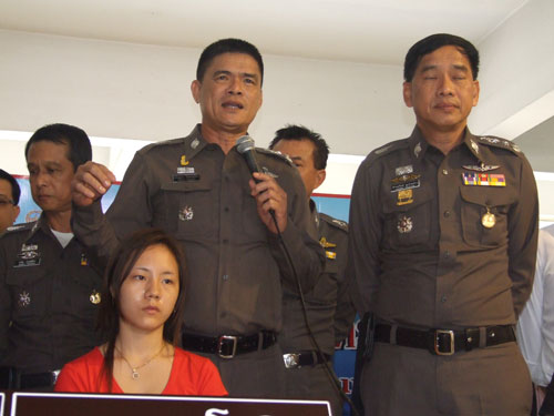 Nguyễn Thị Nhung ở sở cánh sát Bangkok