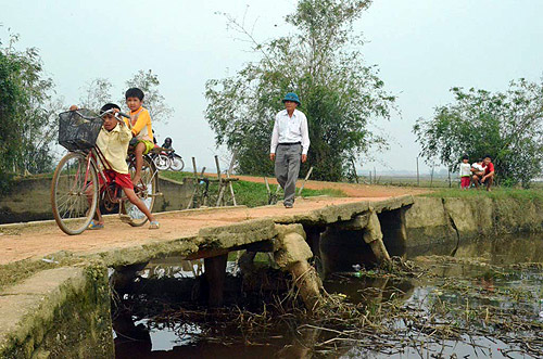 Cầu chờ sập