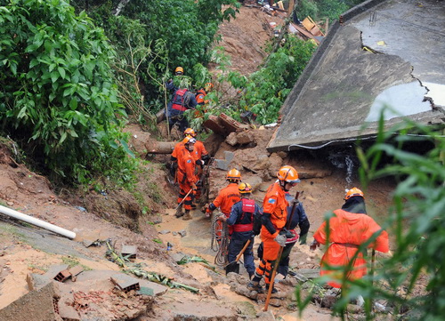 Lở đất kinh hoàng tại Brazil, ít nhất 16 người chết