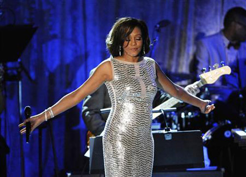Whitney Houston nhiều lần bị tống tiền