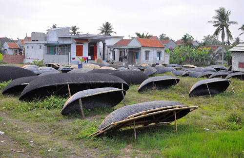 “Lênh đênh” nghề làm thuyền nan 2