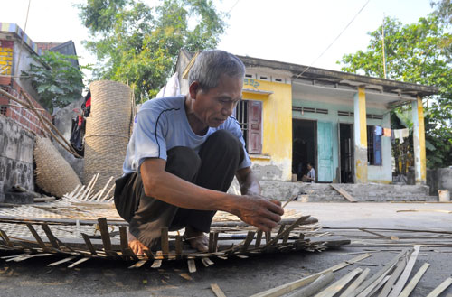 “Lênh đênh” nghề làm thuyền nan 3