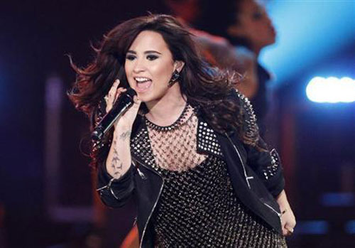 Demi Lovato tiếp tục ngồi “ghế nóng” X-Factor