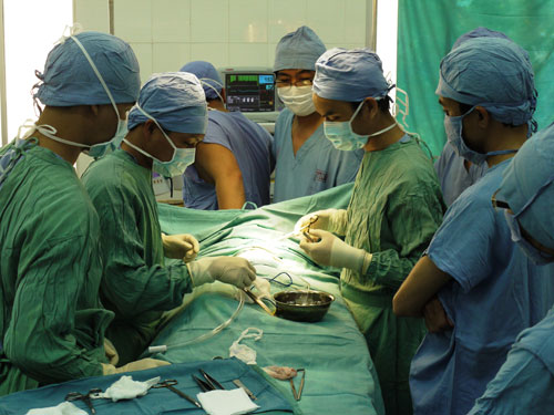 Ca mổ tim sơ sinh đầu tiên thành công tại Bệnh viện Khánh Hòa 
