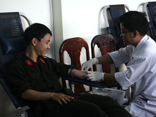 Công an Quảng Trị  hiến máu nhân đạo