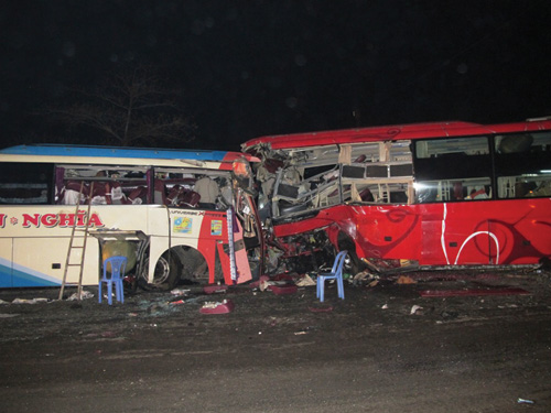 Tai nạn thảm khốc làm 11 người chết, hơn 60 người bị thương