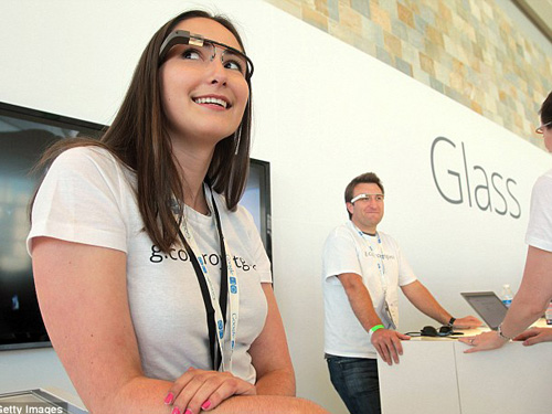 Chi 1.500 USD thử kính Google Glass