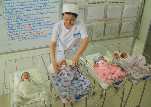 Các em bé chào đời trong ca sinh năm tại Bệnh viện Từ Dũ - Ảnh Nguyên Mi