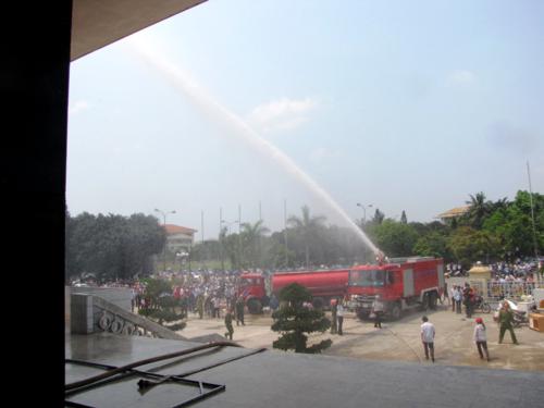 Cháy lớn ở Trung tâm văn hóa tỉnh Quảng Bình 8