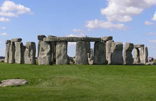 Stonehenge đã xuất hiện rất sớm, nhờ công những người định cư vào năm 7.500 trước CN