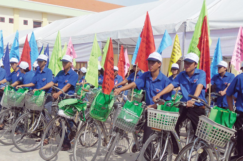 Kêu gọi làm sạch, đẹp môi trường