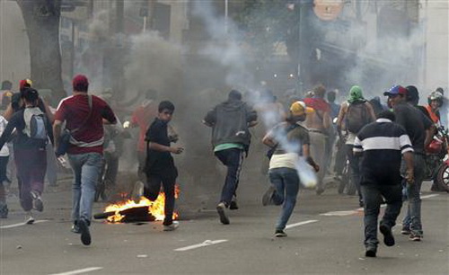 Venezuela bất ổn sau bầu cử tổng thống, 7 người chết