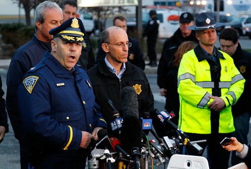 Boston tê liệt vì vụ truy lùng nghi phạm đánh bom