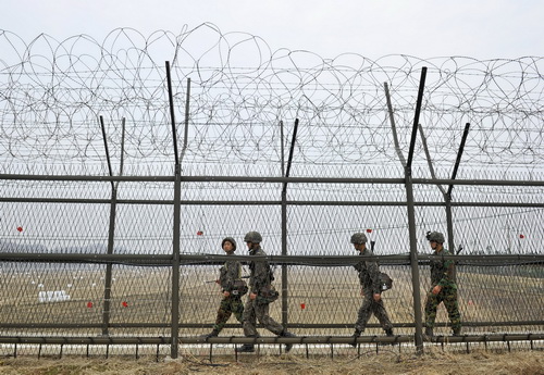 Giới ngoại giao làm lơ khuyến cáo sơ tán của Triều Tiên