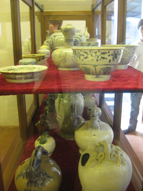 Ngắm bộ sưu tập cổ vật phục vụ các thú vui của người xưa tại Huế