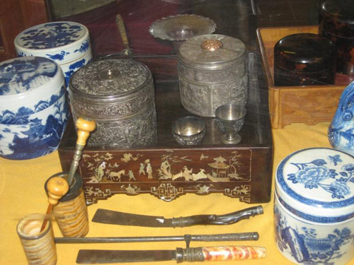 Ngắm bộ sưu tập cổ vật phục vụ các thú vui của người xưa tại Huế