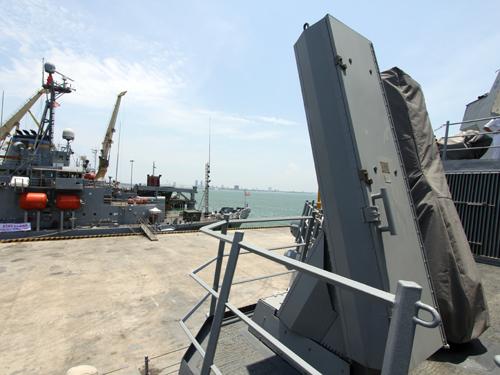 TÀU USS CHUNG HOON - ẢNH NGUYỄN TÚ