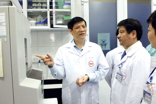 Phòng chống cúm A/H7N9: Kiểm tra thân nhiệt khách ở sân bay 