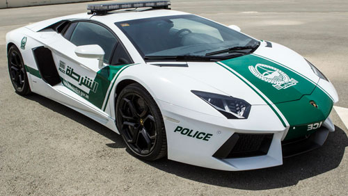 Cảnh sát Dubai chơi sang với Lamborghini