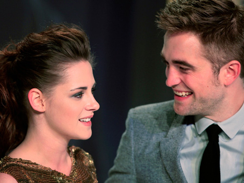 Robert Pattinson mua bút gần 1 tỷ đồng tặng Kristen