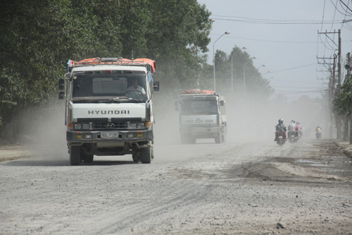 Một con đường ô nhiễm về bụi tại TP. Biên Hòa (Đồng Nai)