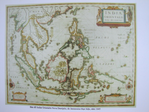 Một số bản đồ các nước trên thế giới tại buổi triển lãm có liên quan đến việc khẳng định chủ quyền của Việt Nam tại hai quần đảo Hoàng Sa, Trường Sa