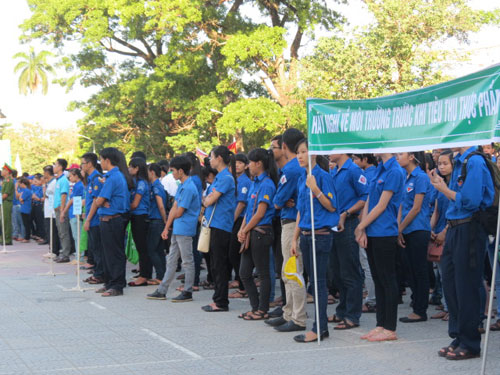 Gần 1.700 đoàn viên thanh niên tham gia lễ ra quân chiến dịch tình nguyện