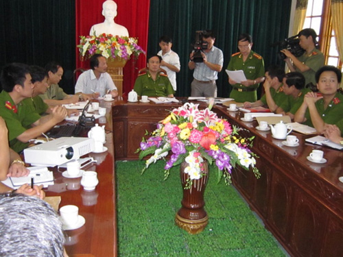 Cơ quan CSĐT Công an Hà Tĩnh công bố quyết định khởi tố vụ án phá 50 ha rừng Pơmu ở rừng quốc gia Vũ Quang
