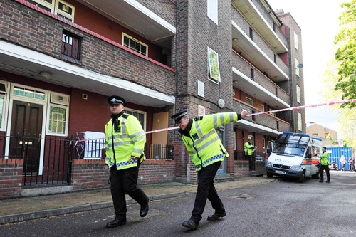 Cảnh sát phong tỏa một khu nhà tại đông London sau vụ giết người