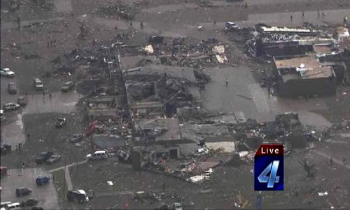 Bão lốc kinh hoàng ở Oklahoma, ít nhất 37 người chết