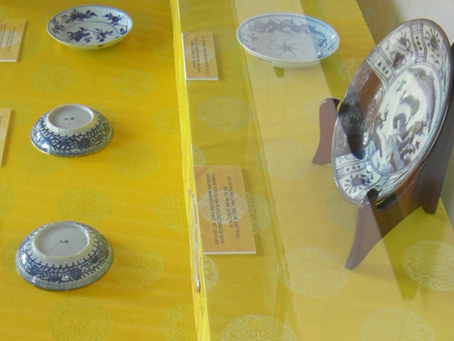 Triển lãm về cổ vật triều Nguyễn