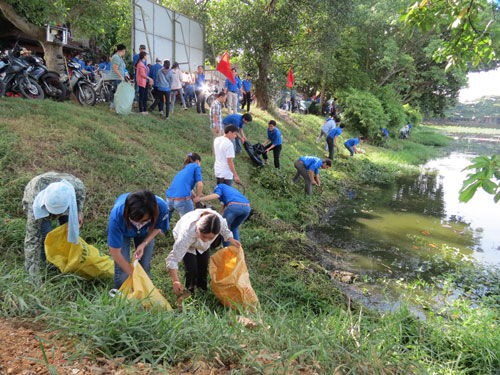 Hơn 1.000 đoàn viên, cựu chiến binh ra quân làm sạch môi trường