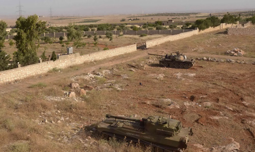 Xe tăng của quân chính phủ Syria trong chiến dịch quân sự ở Aleppo