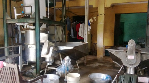 Nhà xưởng nhếch nhác tại cơ sở nước đá Ngọc Hường 