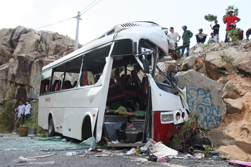 Vụ tai nạn ngày 7.6 trên đường Nha Trang - Đà Lạt khiến 7 người chết, 22 người bị thương - 1