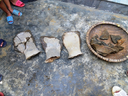 Những mảnh xương hóa thạch đã được đưa lên