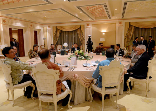 Ngoại trưởng ASEAN bắt đầu chương trình hội nghị bằng bữa tiệc tối 29.6 - d