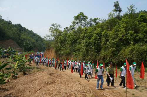 300 công nhân Honda Việt Nam đã tham gia ngày hội trồng rừng tổ chức ngày 22.6 vừa qua tại xã Nông Thượng, TX.Bắc Kạn