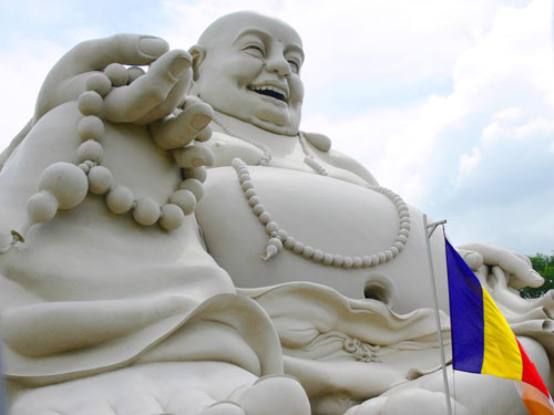 Người xây tượng Phật trên núi Cấm
