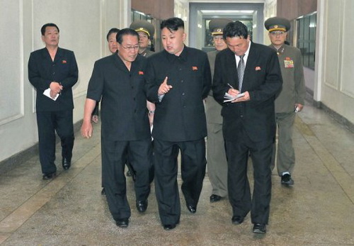 Triều Tiên đòi giết người tung tin ông Kim Jong-un sùng bái Hitler