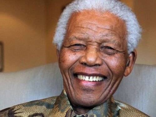 Ông Nelson Mandela lại nhập viện